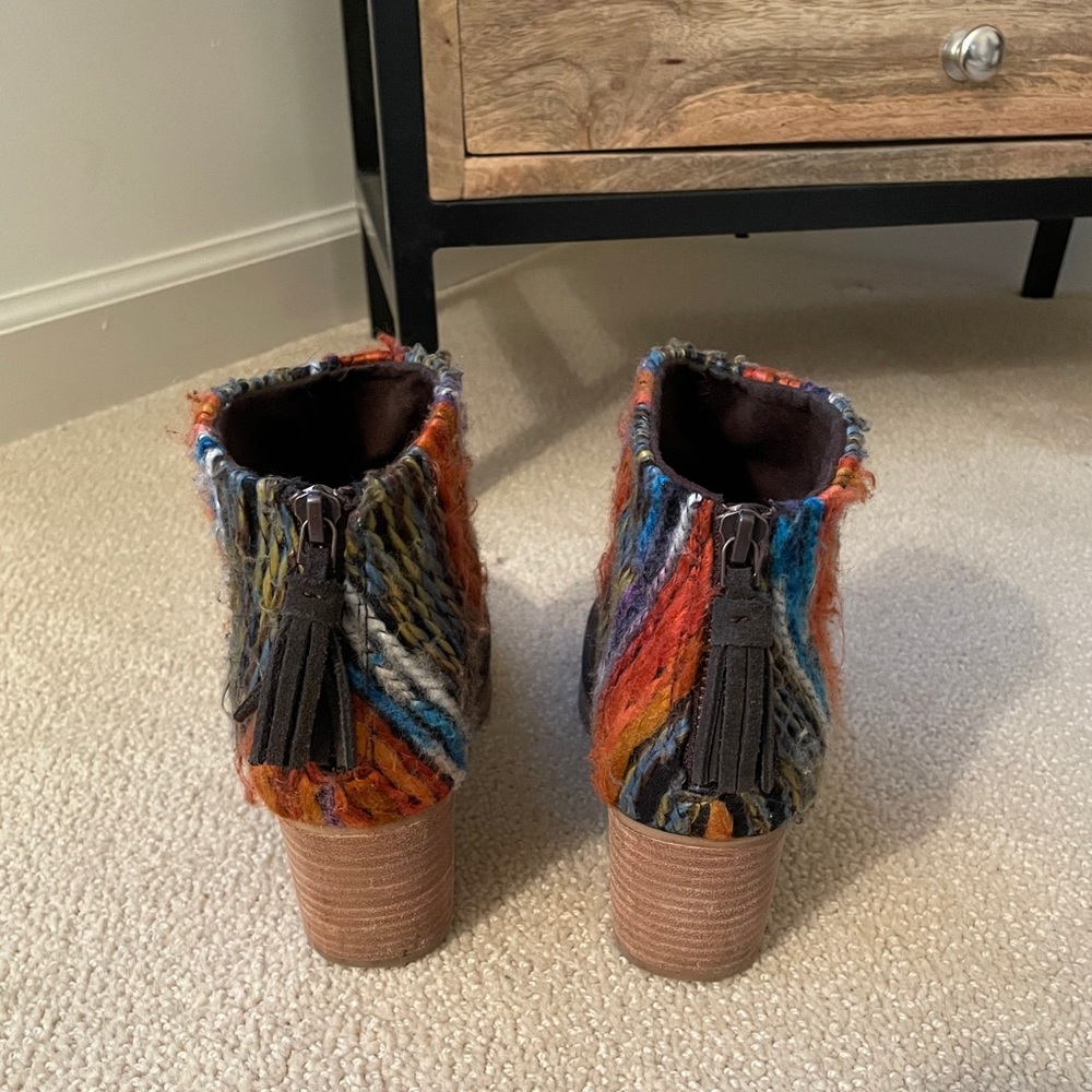 Tom Booties - Picture 3 of 4